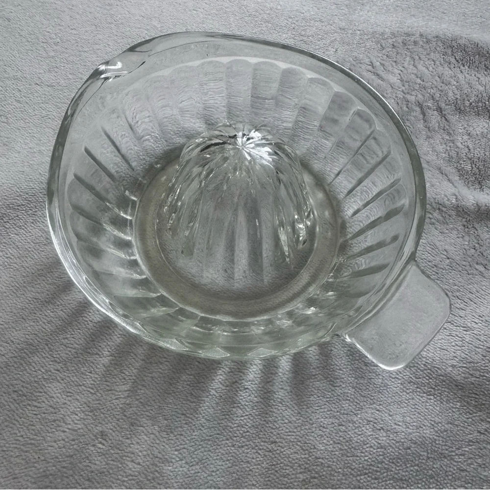 Vintage Hazel-Atlas Criss-Cross Glass‎ Juicer Reamer 1930s Era Depression Glass